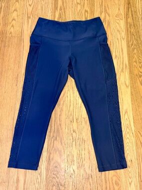 90 Degree by Reflex | Navy Mesh Laser-Cut Capri Leggings with Pockets